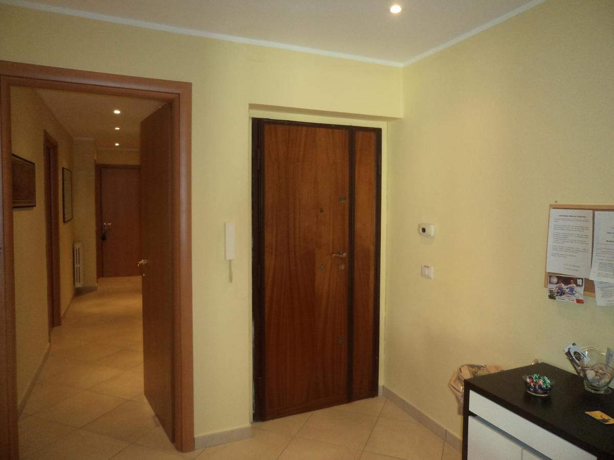 B&B Dimora Di Traiano Терачина Екстериор снимка