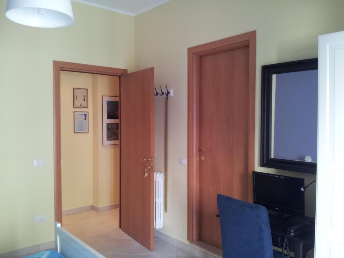 B&B Dimora Di Traiano Терачина Екстериор снимка